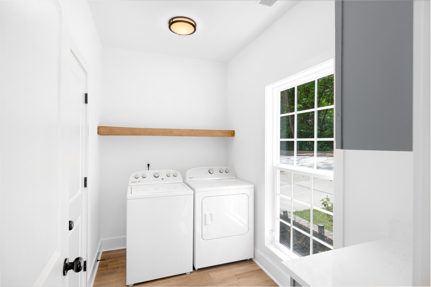 5702 E Spring Lake Rd: laundry room