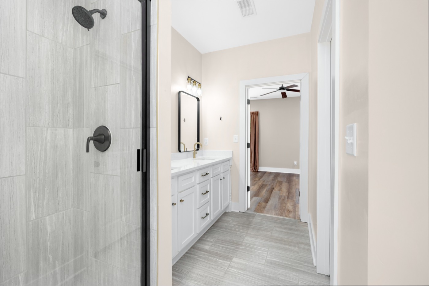 5702 E Spring Lake Rd: tile shower